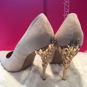 ⚡️FLASH SALE⚡️ BNWOT Shoedazzle pumps
